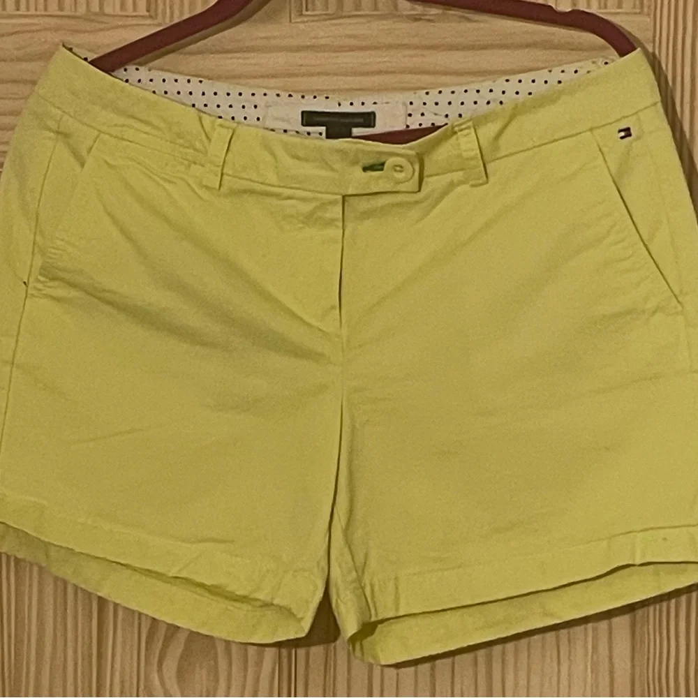 Tommy Hilfiger Women's Yellow Shorts - Picture 6 of 7